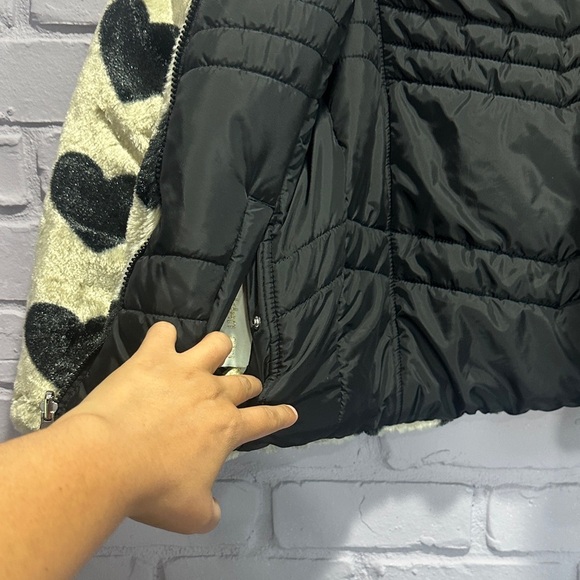 NWOT Madden Girl Kids Heart Pattern Fleece Jacket - Black and Cream size 14/16 - Picture 6 of 16